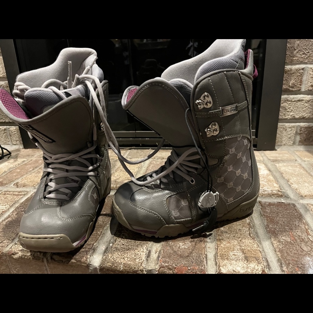 Burton women’s snowboard boots 6.5